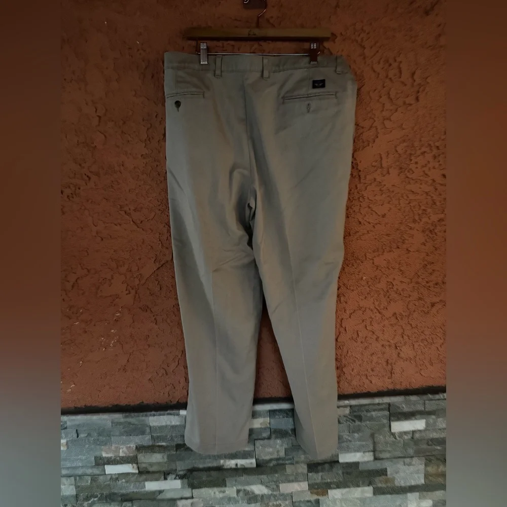 Men's Tan Pants khaki dockers - Picture 3 of 5